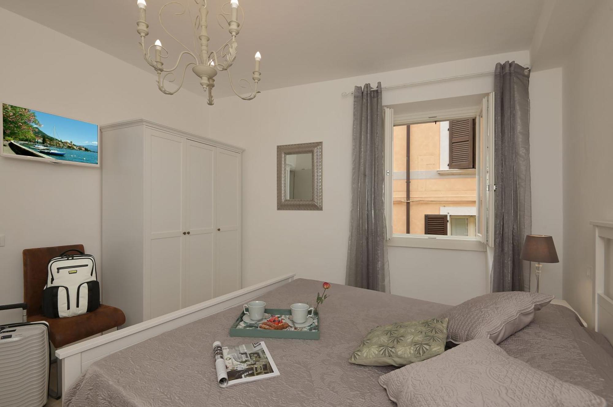Cavour Apartments Salo Exterior photo