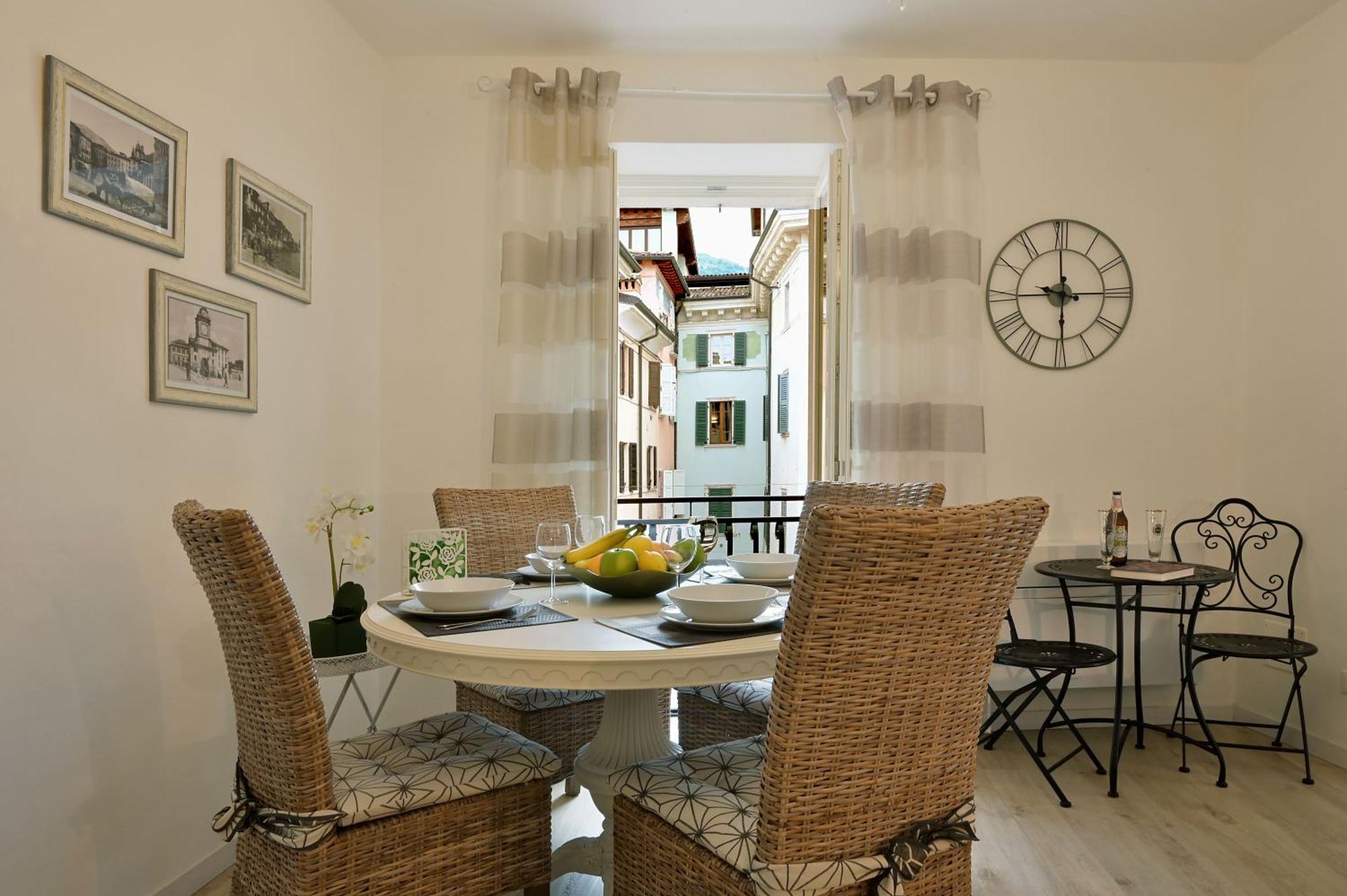 Cavour Apartments Salo Exterior photo